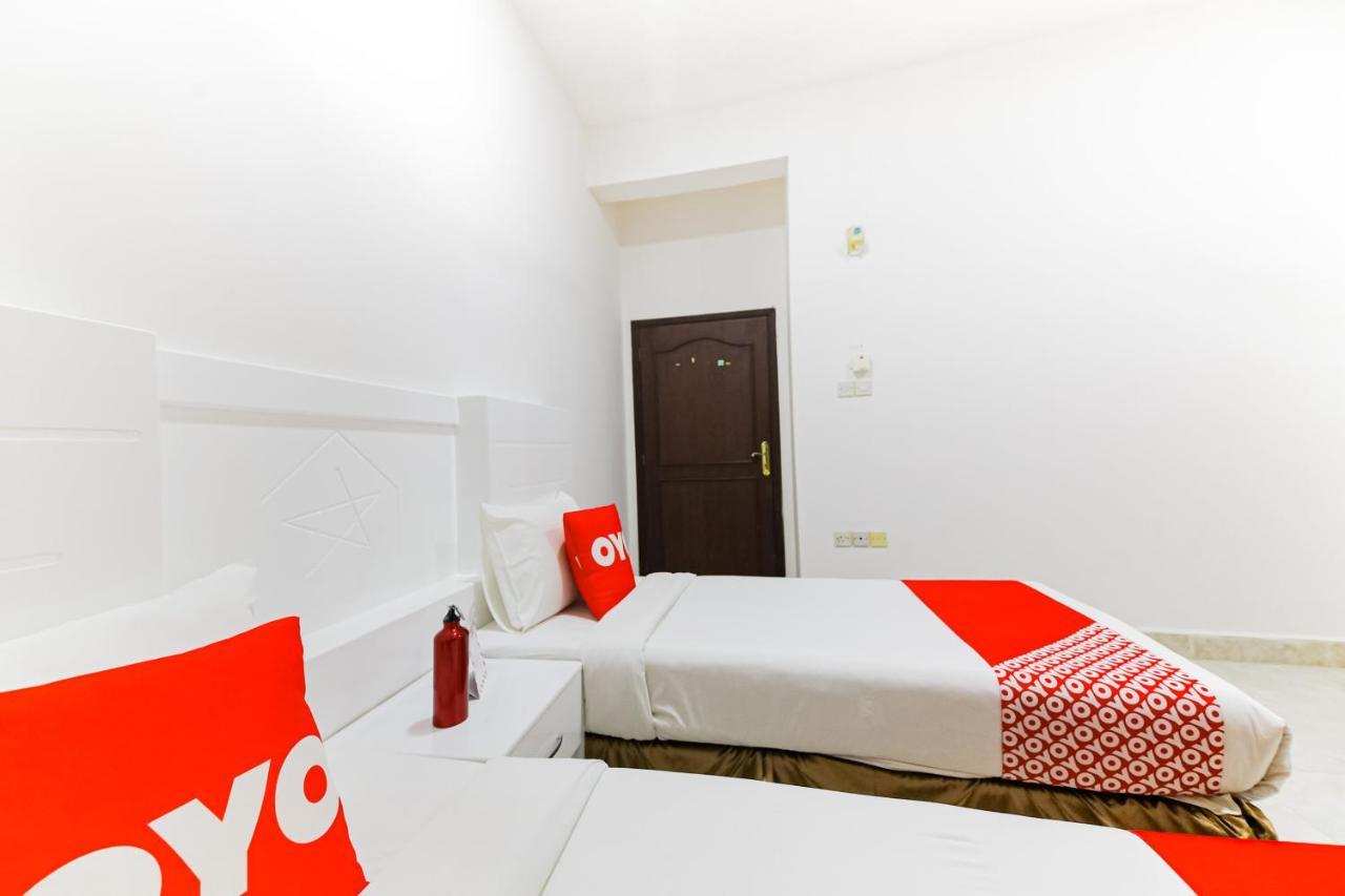 Oyo 105 Star House 05 Apartment Salalah Bagian luar foto